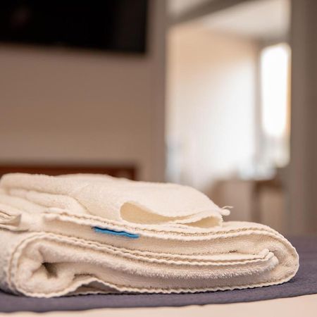 The Oak House Otel Axbridge Dış mekan fotoğraf A folded bath sheet