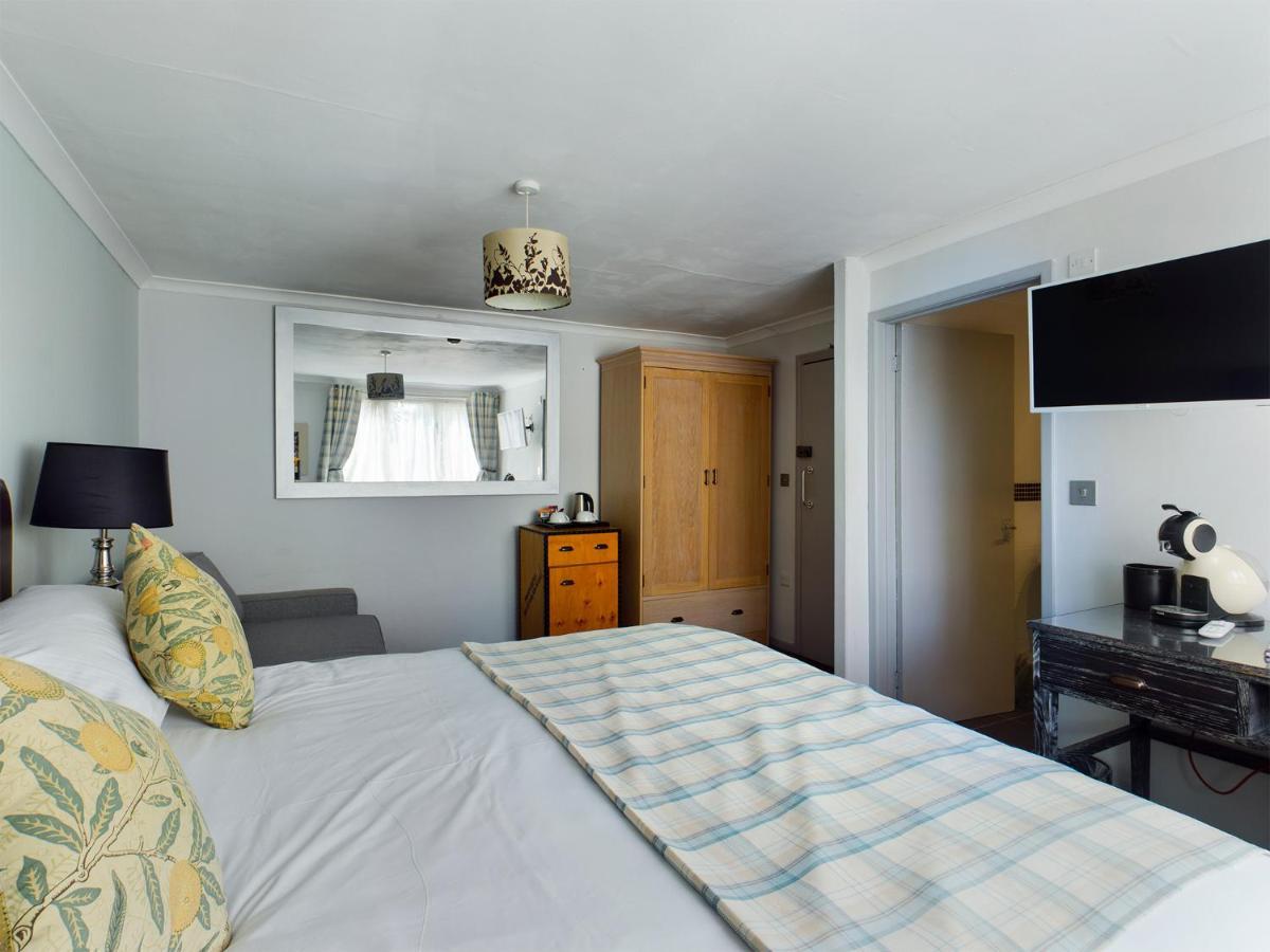 The Oak House Otel Axbridge Dış mekan fotoğraf A bedroom at the hotel